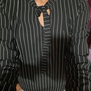 women's  Stylish Black Top Having White Strips