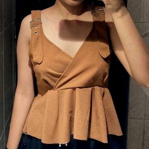 Cute brown crop top 😍🤎