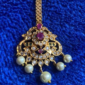 CZ STONE MANGTIKKA WITH PEARLS