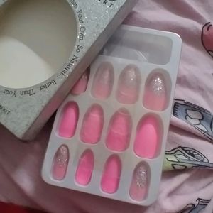 BEAUTIFUL NAILS