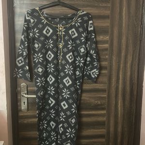 FASHIONABLE BLACK STRAIGHT KURTI