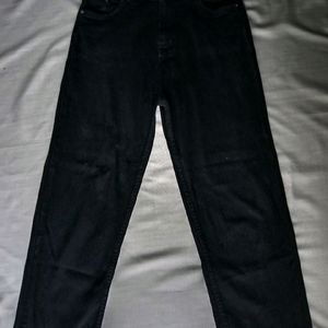 Black Straight Fit Baggy Jeans