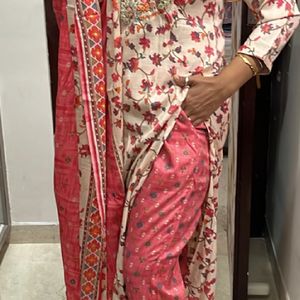 Kurta Pant Dupatta Set.