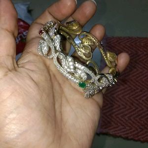 AD Kundan Pair Of Bangles