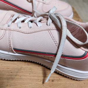 Stylish women casual shoes