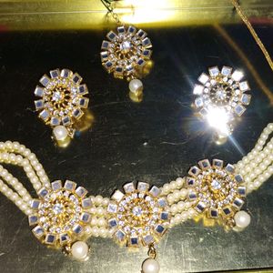 Best Necklace Set For Festive Season