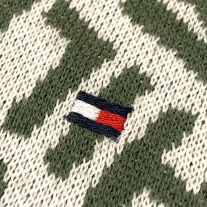 TOMMY HILFIGER Print Crew-Neck Pullover.