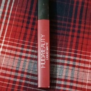 Huda Beauty Liquid Matte Lipstick