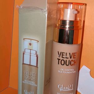 Glam 21 Foundation