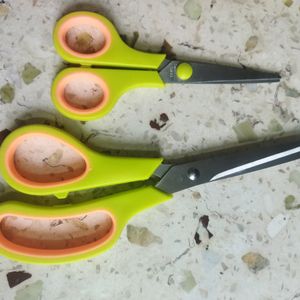 2pcs Scissors ( Big & Small Combo) Multicolor