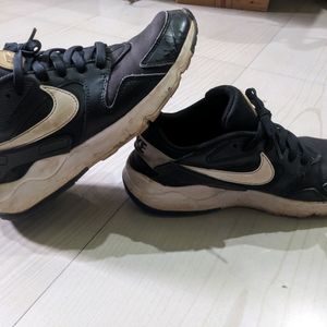 Nike LD Vector Shoes For Men UK 7. Used Condition