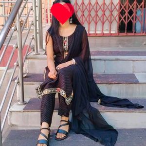 Women Black Round Neck Straight Kurta Set