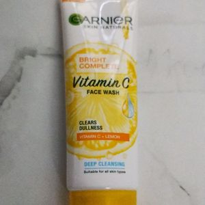 Cleanser Moisturizer And Sunscreen With free Gift