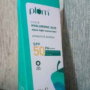 Plum Cica & Hyaluronic Acid Aqua Light Sunscreen