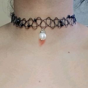 Neck Strechable Black Choker..