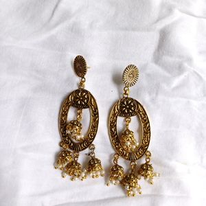 Golden Dangler Earring