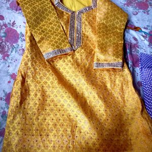 A Grara Set . Beautiful Yellow Colour 🥰😘