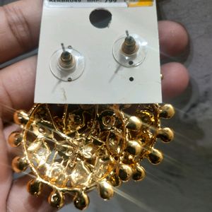 Earings Any one  for 150rs