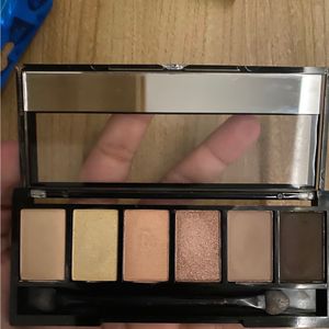 Miss Claire Eye Shadow Palette