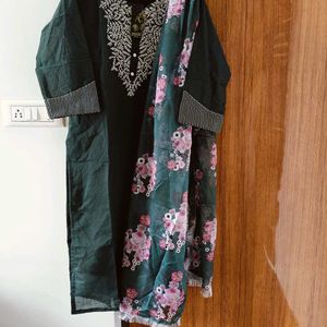 Kurta Set With Organza Floral Dupatta