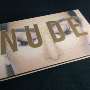 NUDE Eyeshadow Palette