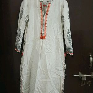 White Kurti