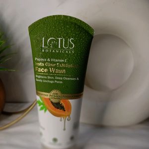 Lotus Botanical Face Wash