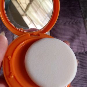 DERMACO HYALURONIC SUNSCREEN COMPACT