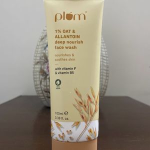 Plum Sealed Facewash Oat & Allantoin