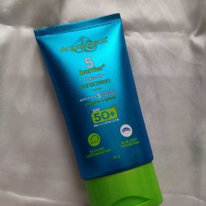 Aqualogica 5 Barrier + Repair Sunscreen