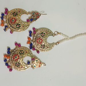 multi colour earrings nd maang tikka