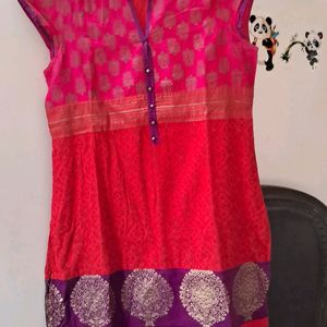 Women Panelled Straight Kurta, Block Printed With