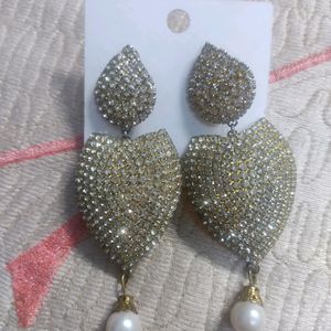 Earings Bahoot Hai Isliye Isa Sell Kar Rahi Ho