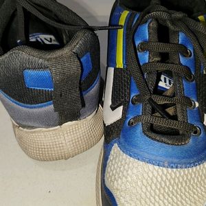 Sports Shoes