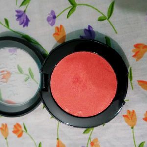 combo of blush and makeup fixer