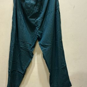 Avaasa Green Pant Size XL