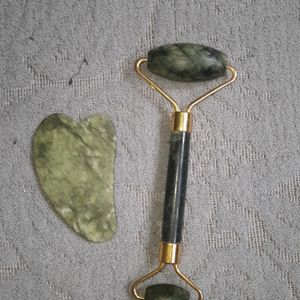 Jade Roller And Gua Sha Set