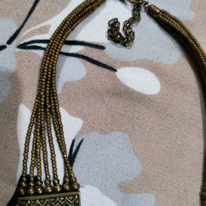 La Demure Necklace