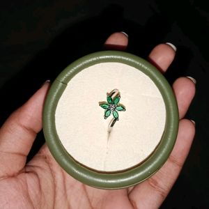 Green Stone Finger Ring