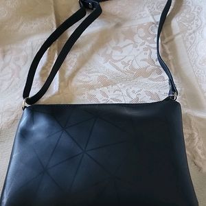 Black Slingbag