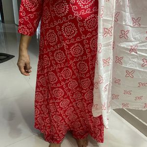 Red Bandej Kurta Set With Dupatta