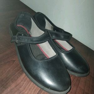 Black Shoe