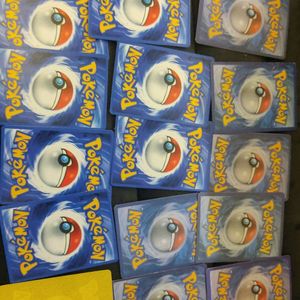 Very Rare 15 Pokemon Cards With One Golden Free