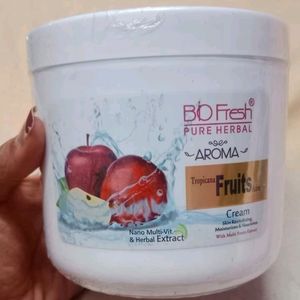 Bio Fresh Pure Herbal Fruit Cream🤩