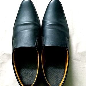 Formal shoes