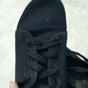 Women's Black Sports Shoes