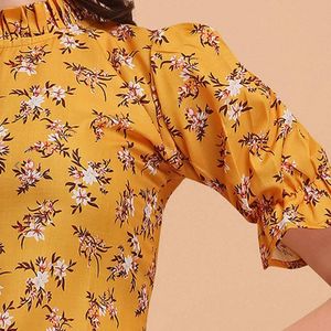 Puff Sleeves Floral Top 💛