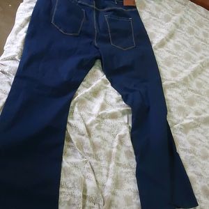 Mid Waist Boot cut Jeans 👖