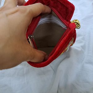 🔥🔥🆕️BRAND NEW BEAUTIFUL RED PURSE