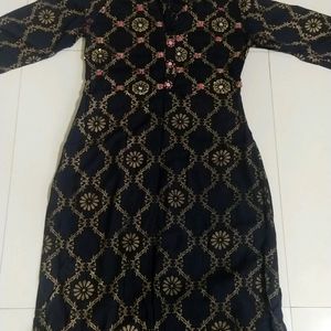 Very Beautiful Black Kurti With Pink Sharara